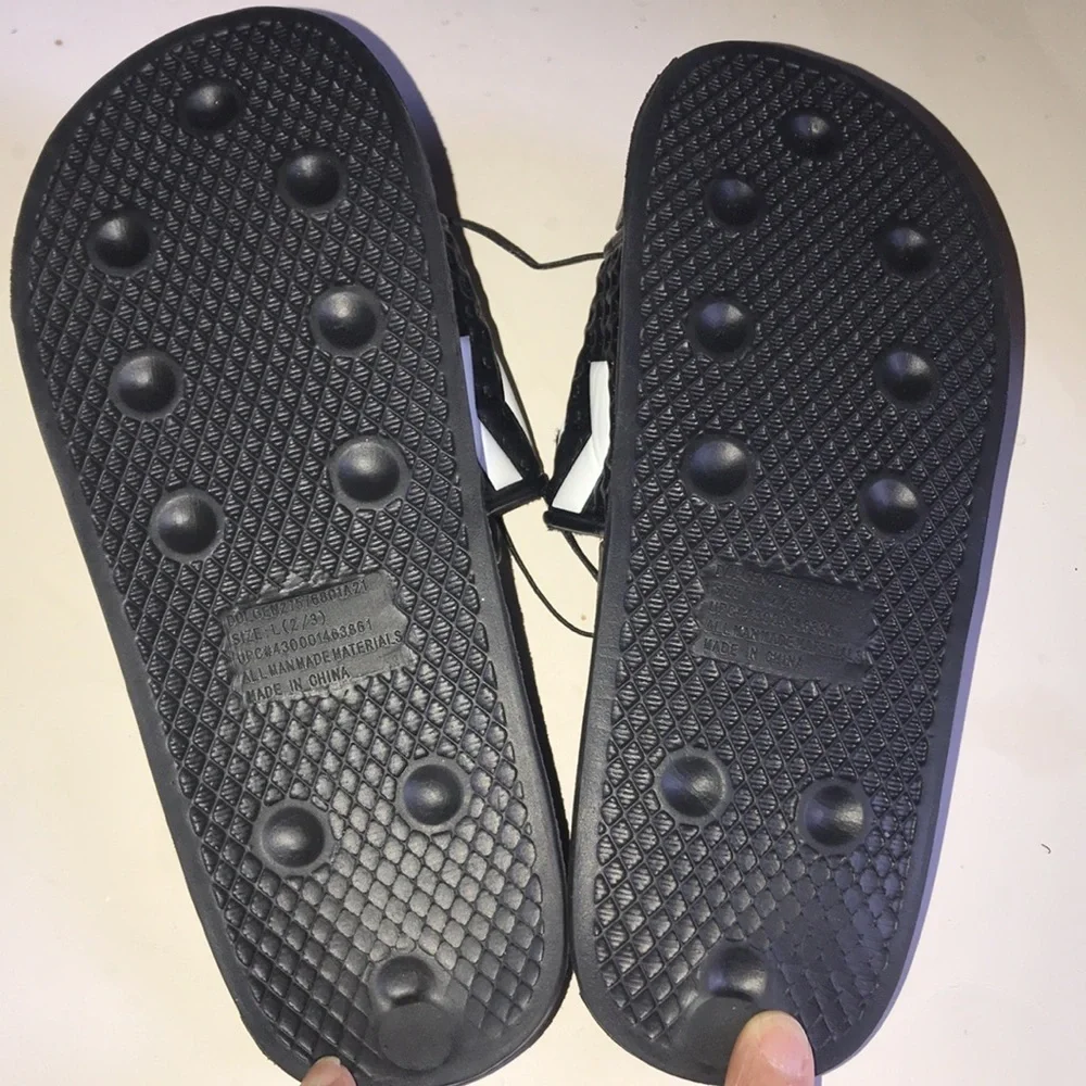 NWOT Boy’s Casual Slides
